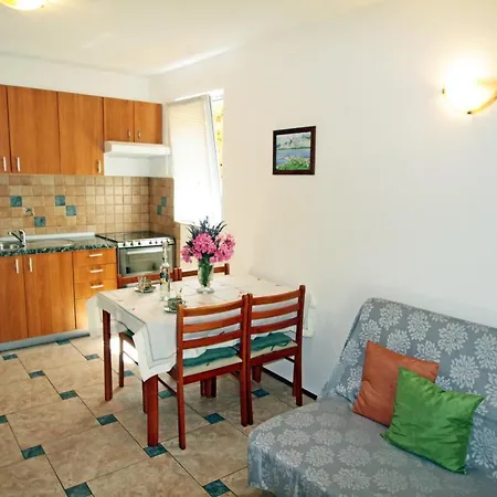 Holiday House *