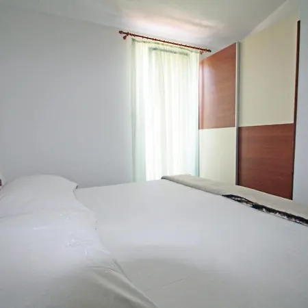Holiday House *